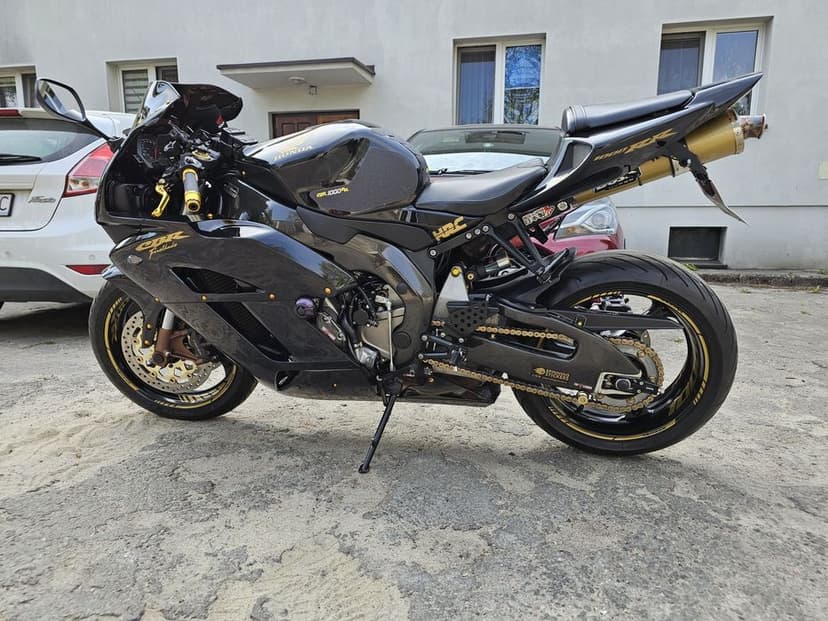 Honda cbr1000rr sc57 2004rok