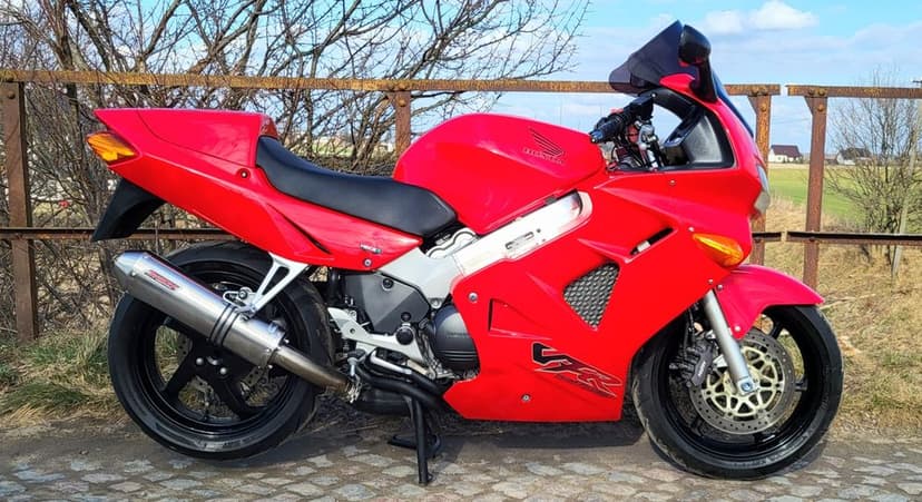 Honda VFR 800 FI ! 1998 ! Stan BDB ! Przygotowana do sezonu ! Niemcy !