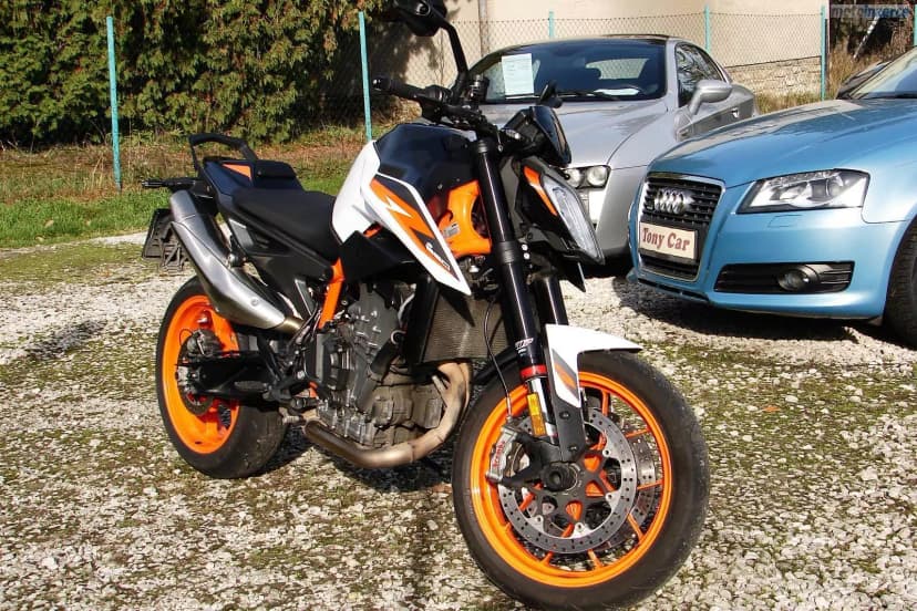 KTM 890 Duke R