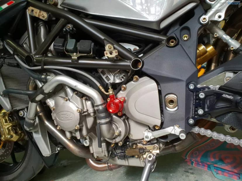 MV Agusta F4 1000 R 1+1