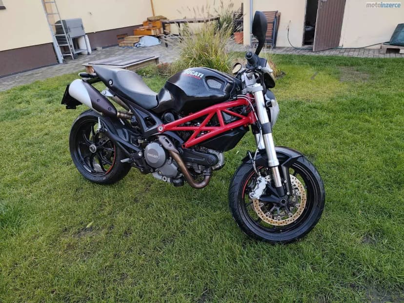 Ducati Monster 796
