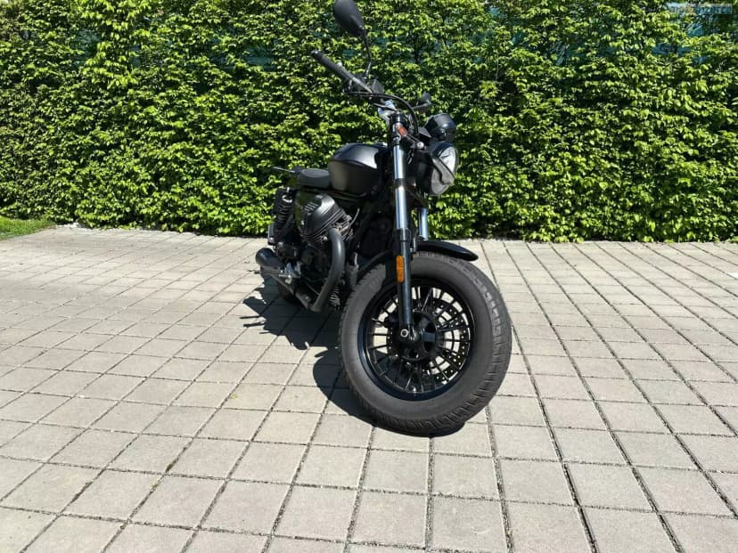 Moto Guzzi V9 Bobber
