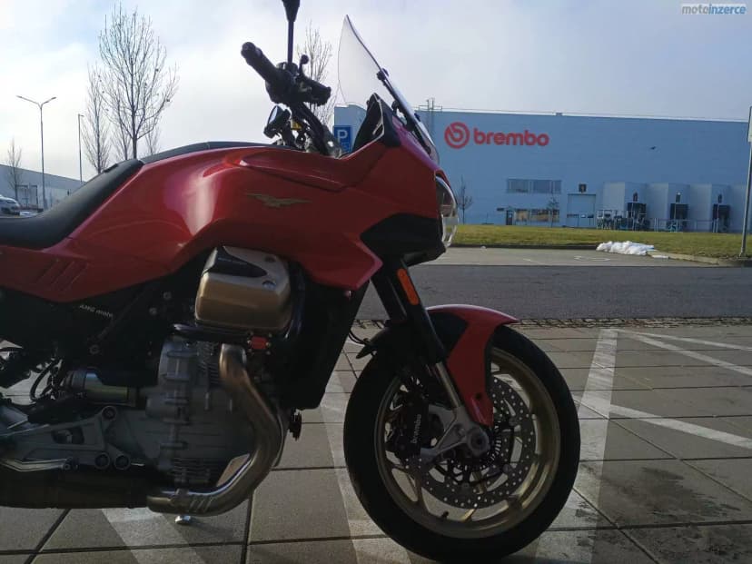 Moto Guzzi V 100 Mandello