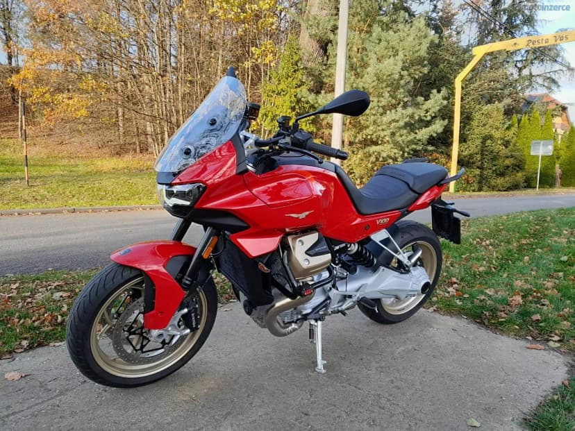 Moto Guzzi V 100 Mandello