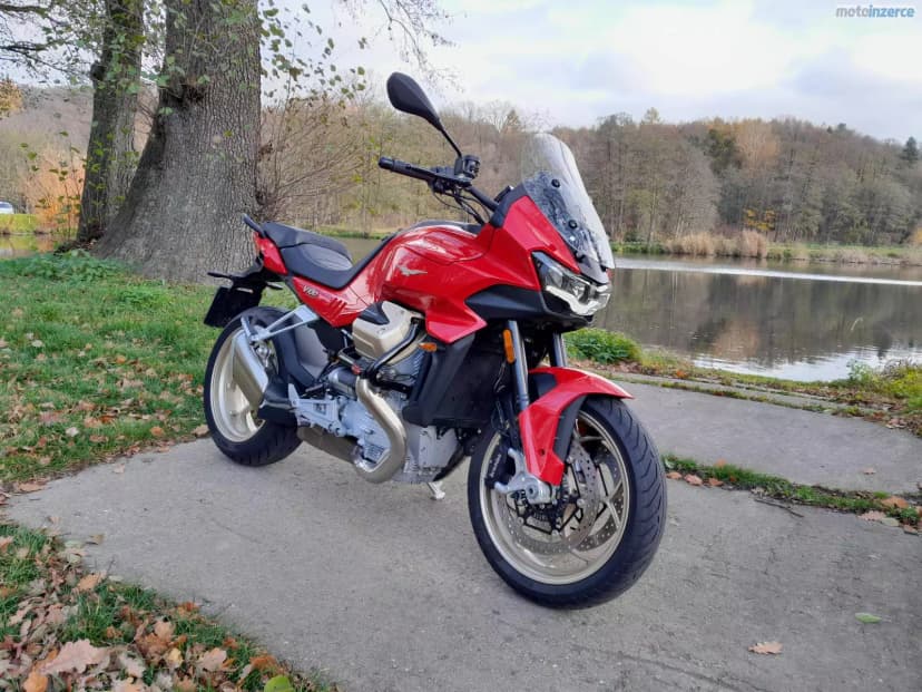 Moto Guzzi V 100 Mandello