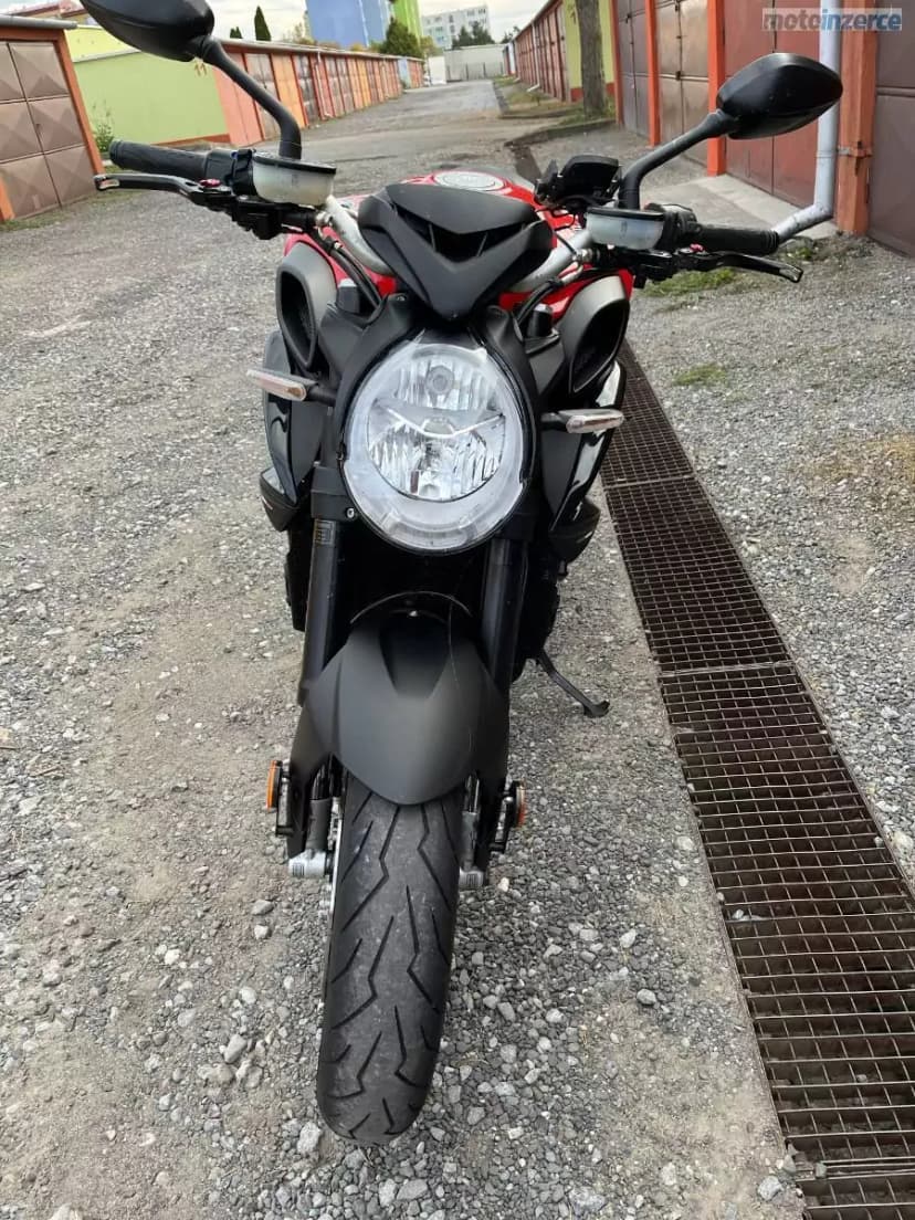 MV Agusta Brutale 800