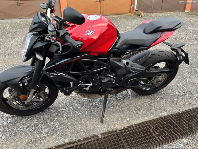 MV Agusta Brutale 800