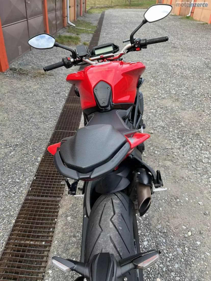 MV Agusta Brutale 800