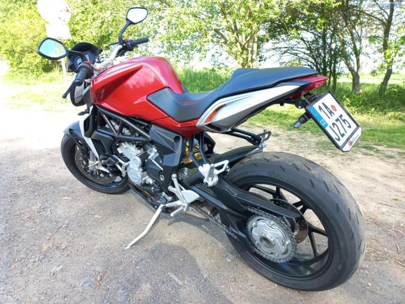 MV Agusta Brutale 800