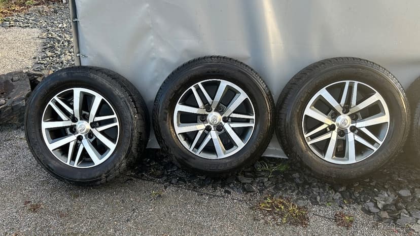 Toyota Hilux kola originál 5 ks