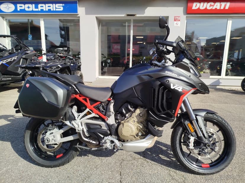 Ducati Multistrada V4 S, ČR, 1. MAJITEL, VÝBAVA, SERVIS