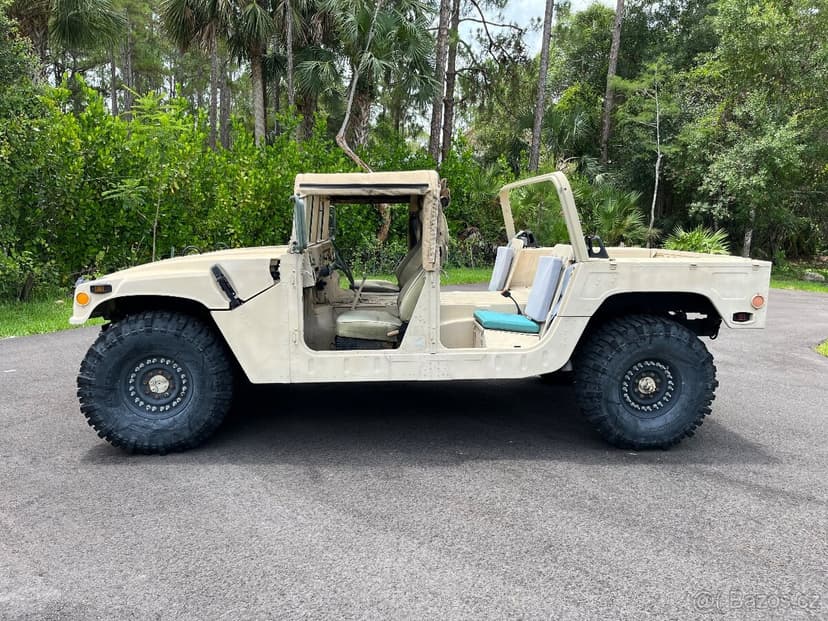 Hummer H1 humvee