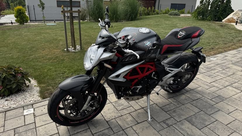 MV Agusta Brutale 800,nové pneu,mnoho doplňků,TOP STAV,ČR