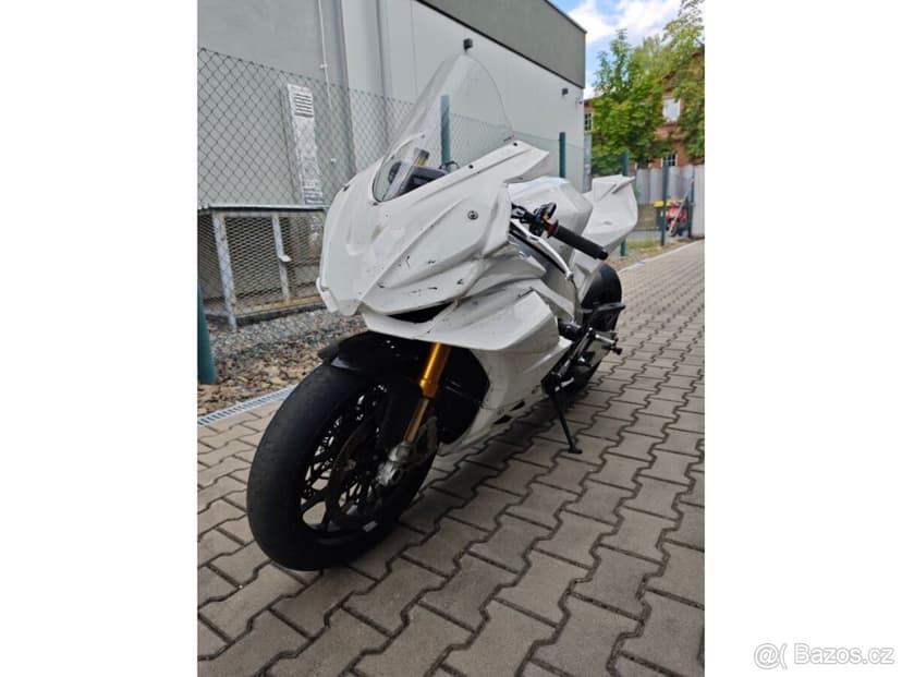 Aprilia RSV4 1100 Factory