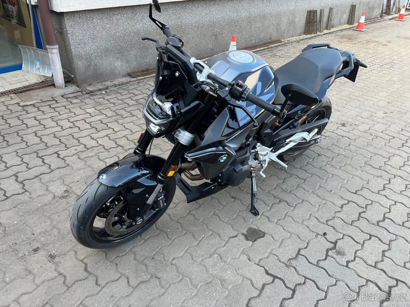 BMW f900r 2025