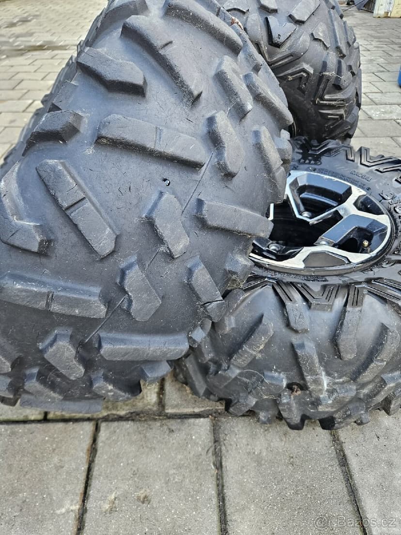 Kola na can-am komplet disky s pneu