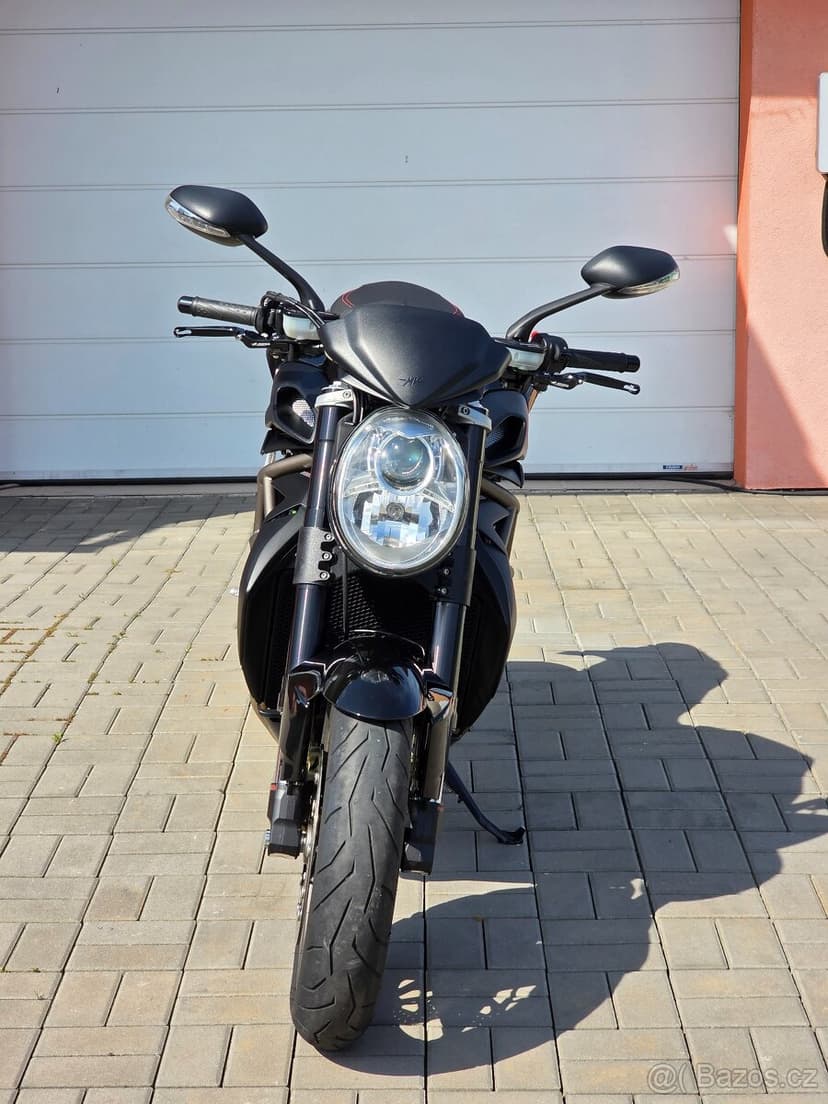 MV Agusta Brutale 990 R, původ ČR