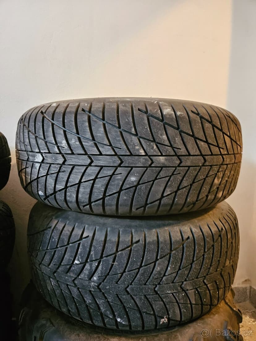 Sadu kompletních kol na čtyřkolku