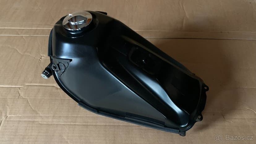Honda CRF 250L nádrž, zad.světlo, blatník, blinkry