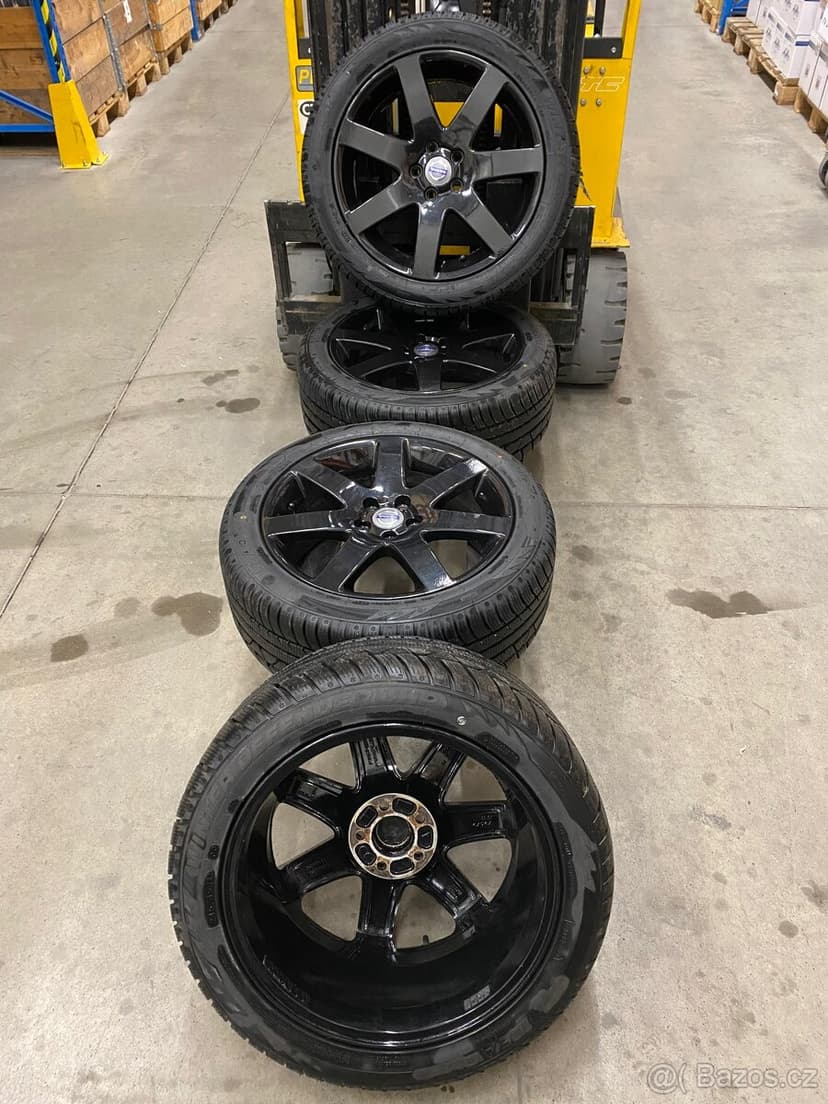 Originál ALU KOLA Volvo + 2 sady pneu