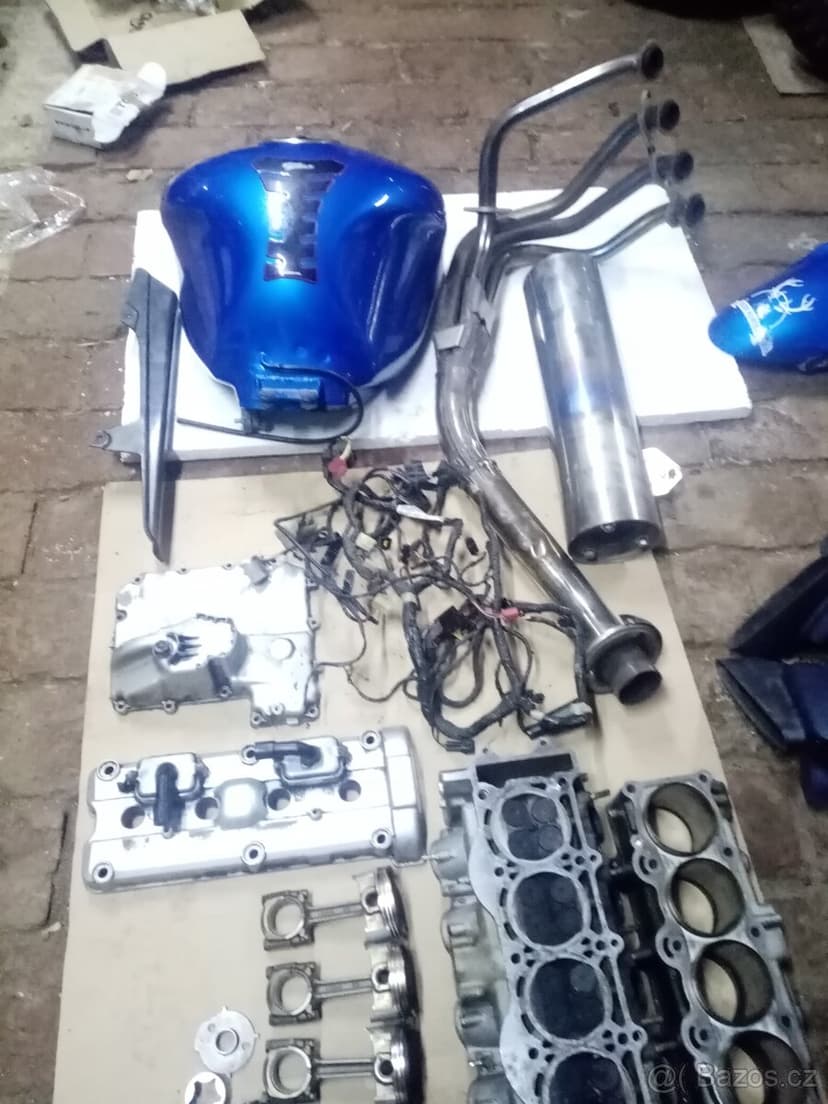 Kawasaki ninja zx9r rv 99