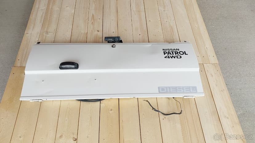 Nissan Patrol – Dveře výklopné bílé K160 5 tis
