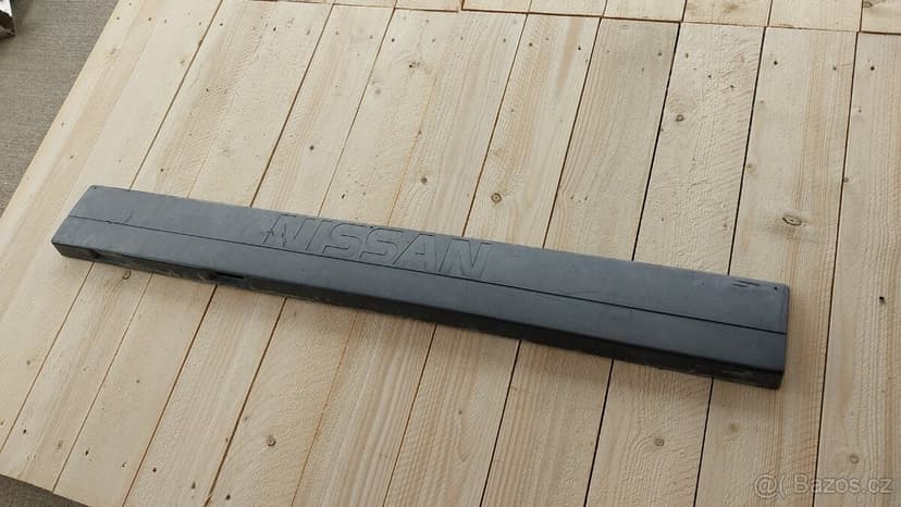 Nissan Patrol – Lišta dveří kufru