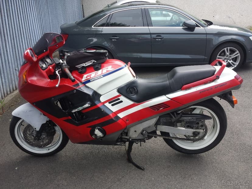 Honda cbr 1000f