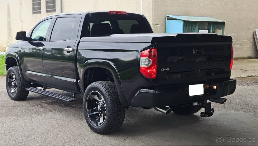 TOYOTA TUNDRA