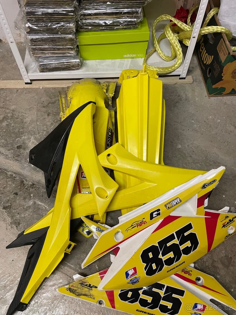 Suzuki rmz díly