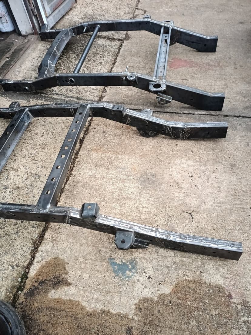 nosný rám NISSAN pick up navara d22 np300