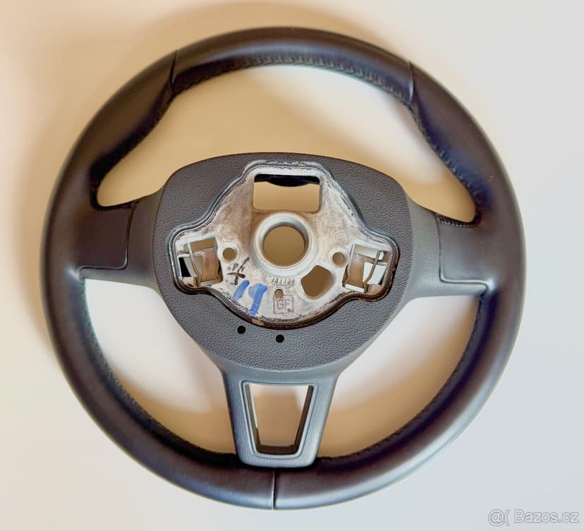 Top stav Kožený tříramenný multifunkční volant, airbag - Su