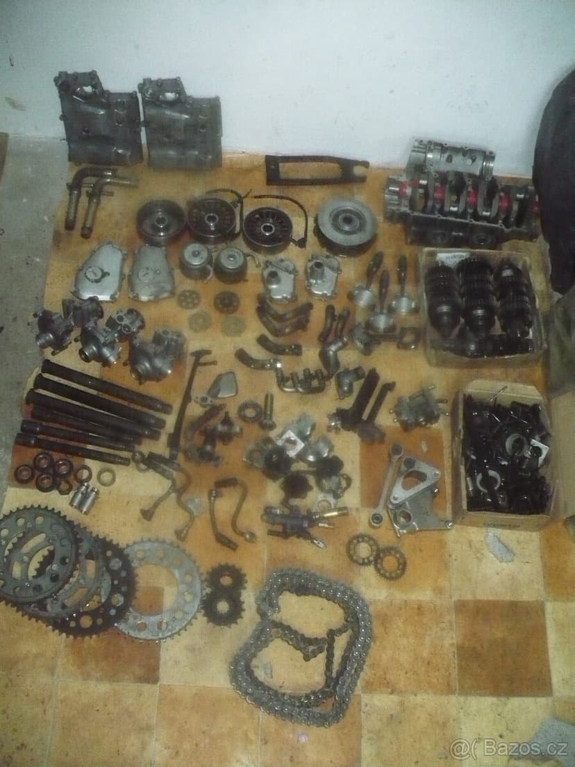 Yamaha YZF R1/fazer rv. 98-01-díly ze tří moto