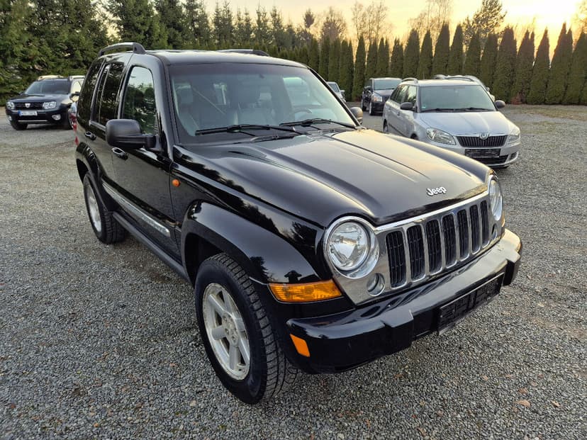 Jeep Cherokee 2.8 CRD Limited 4x4 /automat/ tažné 3,5t