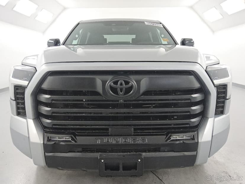 TOYOTA TUNDRA CREWMAX LIMITED 2025