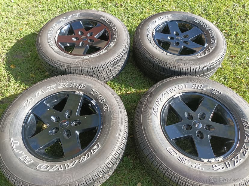 Sada Jeep Wrangler R17 5x127 Maxxis 265/70/17