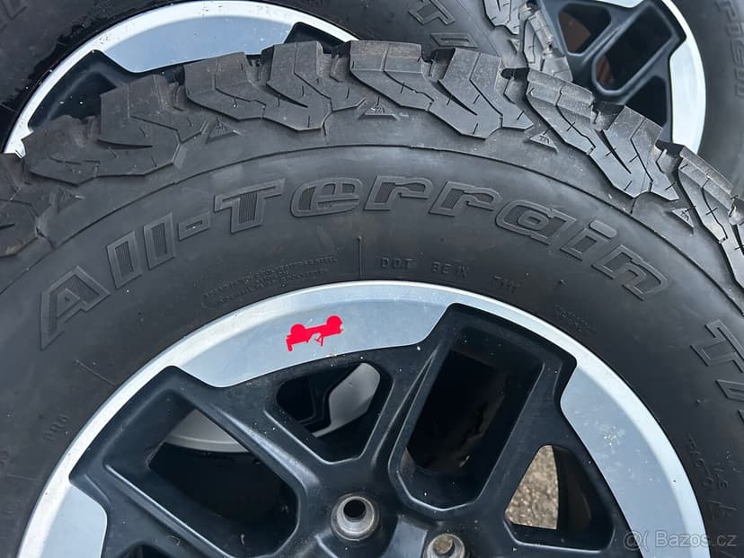 Jeep Wrangler sada z roku 2021 BF Allterrain 255/75 r17