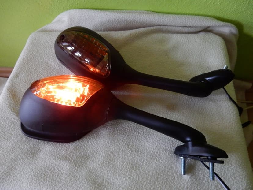 Suzuki gsxr 600 750 1000 zrcátka s blinkry