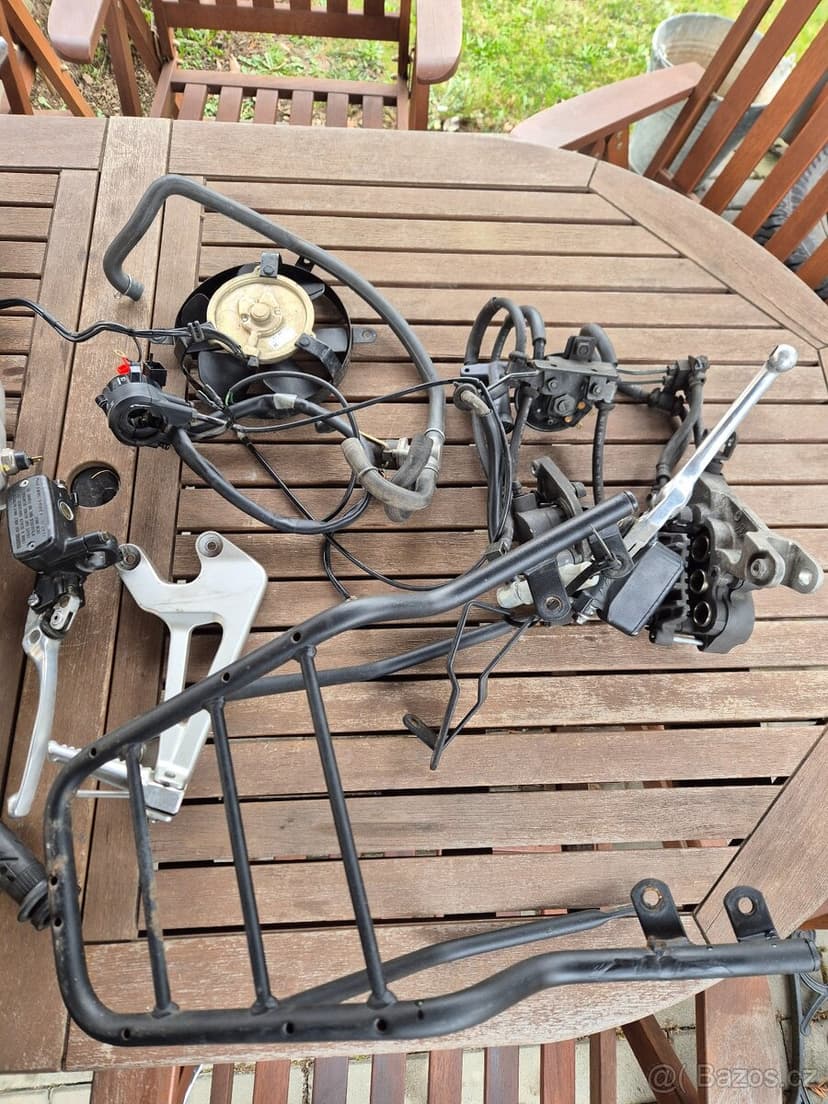 Honda VFR 800 FI 1998 - 2001 - dily - brzdy