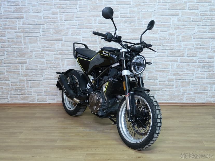 Husqvarna Svartpilen 401 4700km, po servisu