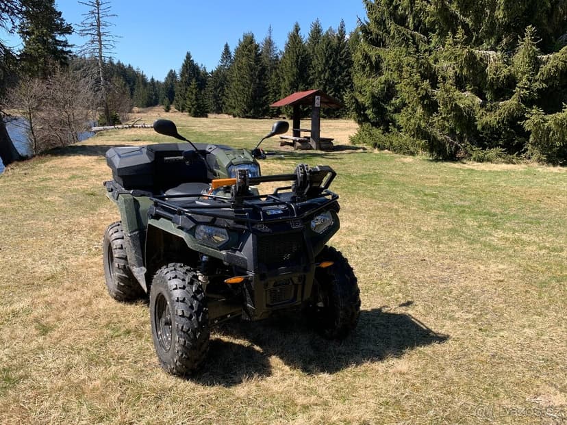Polaris Sportsman 570 – MY2021 Včetně vyvážečky na dřevo