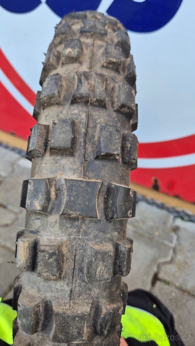 Cross pneumatika (drapák)