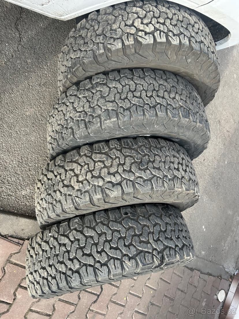BF Goodrich AT 285/70 r17 sada 4ks celoroční/zimní