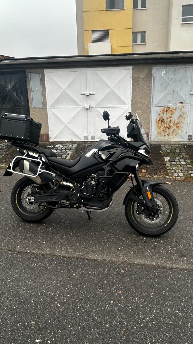 CF MOTO 800 MT  Explorer