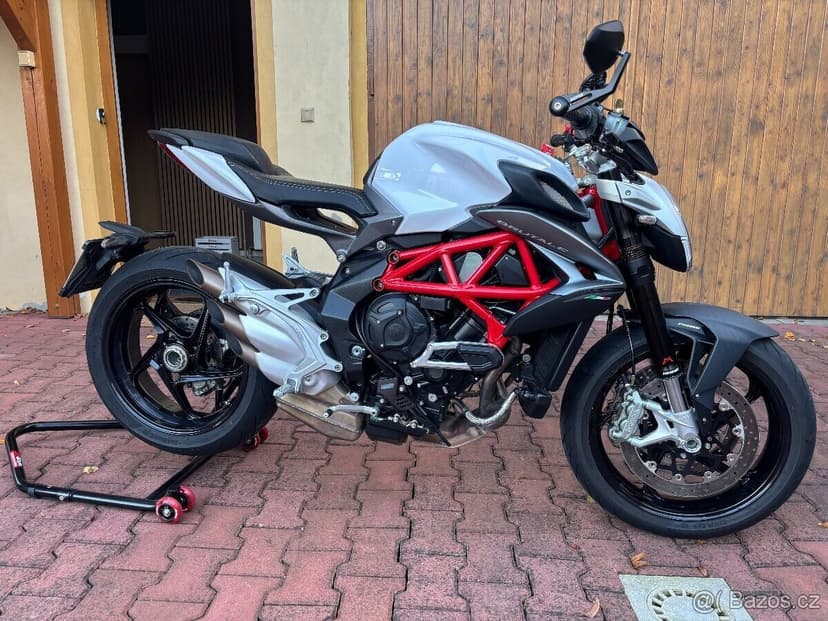 MV Agusta Brutale 800