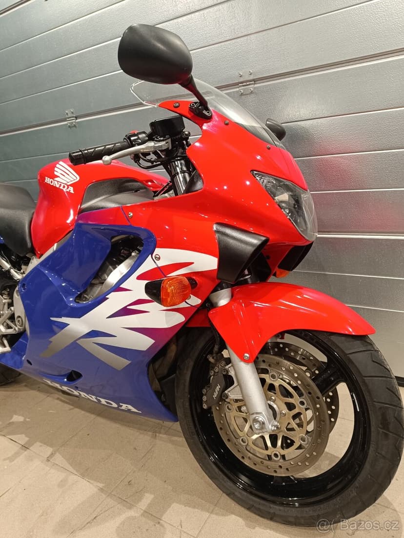 Honda CBR 600F naj. pouze 13800km
