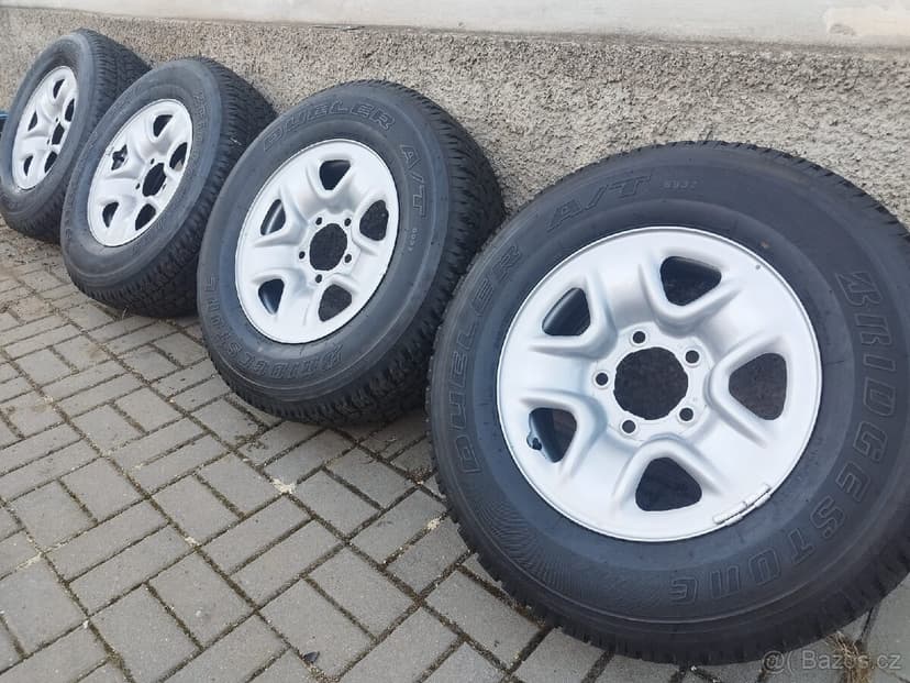 Toyota land cruiser R17 NOVÉ