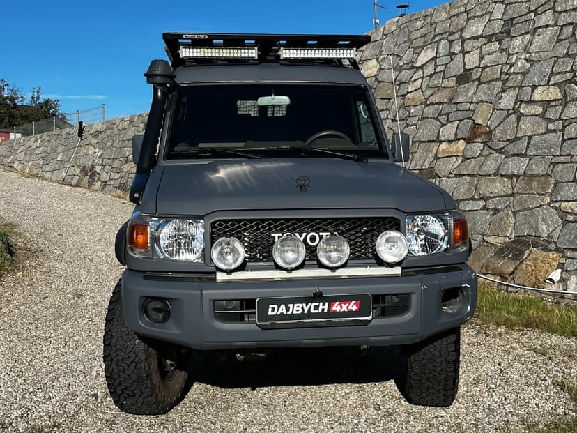 Toyota Land Cruiser 4,0 GRJ 78, TOP VÝBAVA, servis