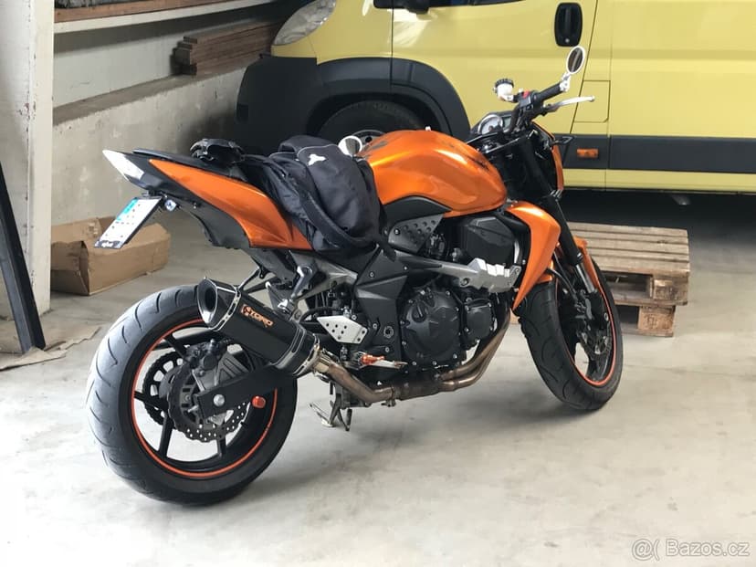 Kawasaki z750 (v TP pouze 25 kw - možnost řídit od 18 let)