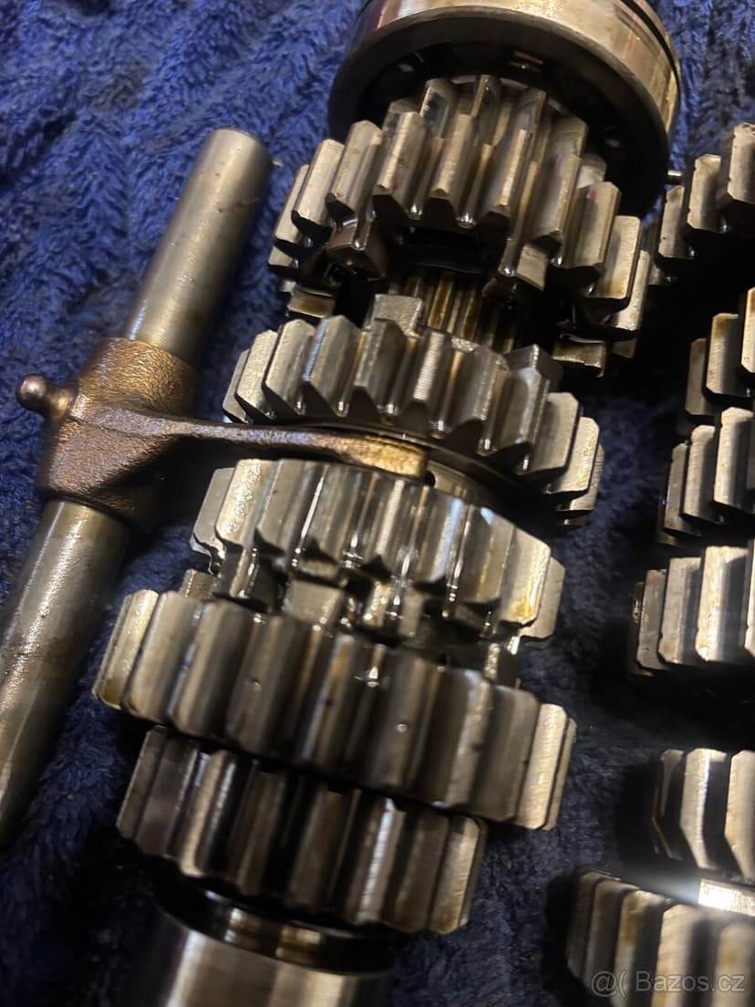 Prevodovka spojka klika atd. na Suzuki Gsxr 750 600 06-10